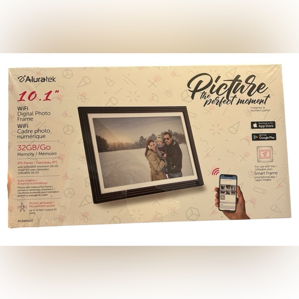 Digital WiFi photo frame by Aluratek